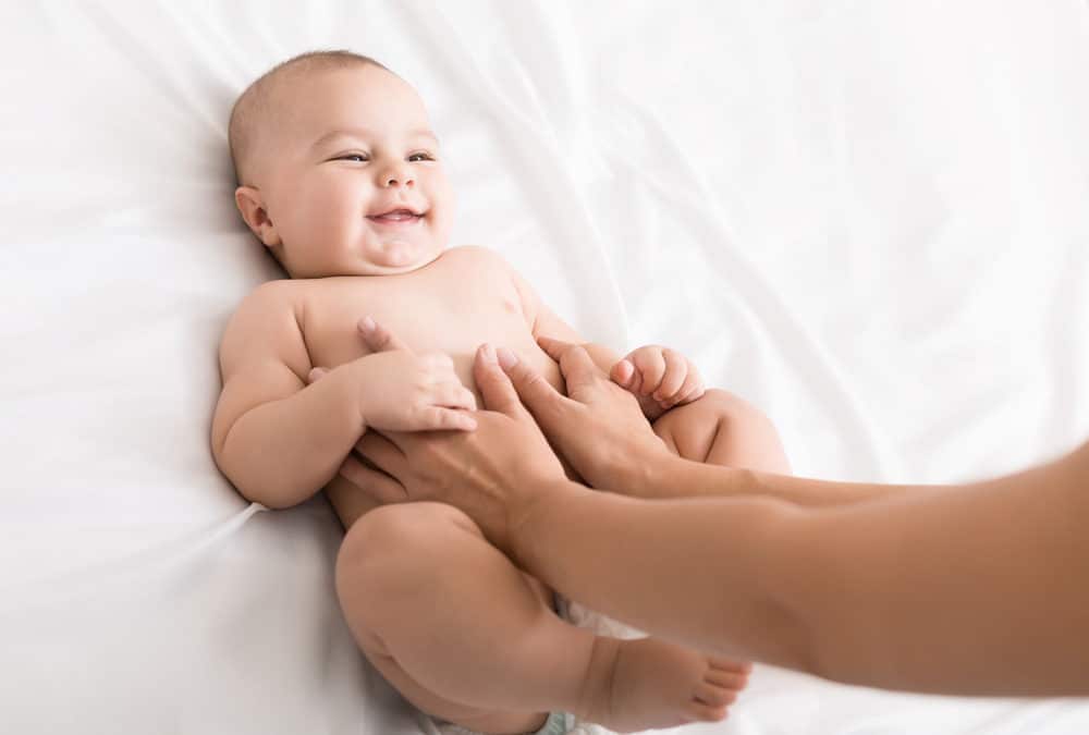 LOS BENEFICIOS DEL MASAJE INFANTIL